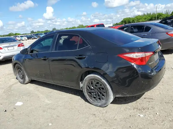 5YFBURHE5HP639297 2017 TOYOTA COROLLA - Image 2