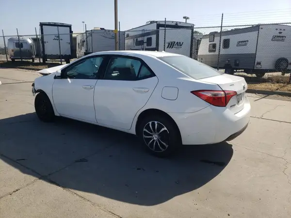 5YFBURHE5HP639364 2017 TOYOTA COROLLA - Image 2
