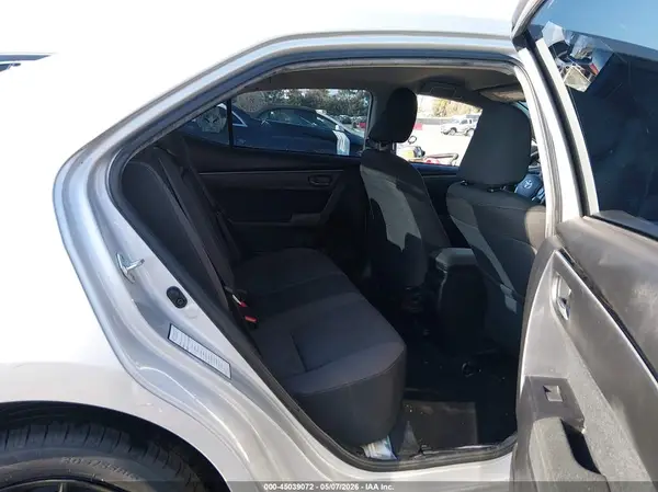 5YFBURHE5HP639719 2017 TOYOTA COROLLA - Image 8