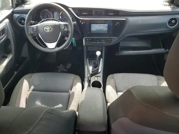 5YFBURHE5HP640451 2017 TOYOTA COROLLA - Image 8