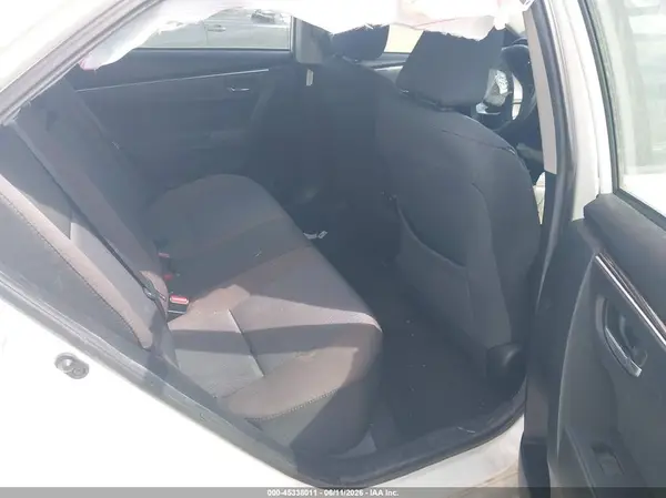 5YFBURHE5HP640563 2017 TOYOTA COROLLA - Image 8