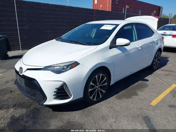 5YFBURHE5HP644354 2017 TOYOTA COROLLA - Image 2
