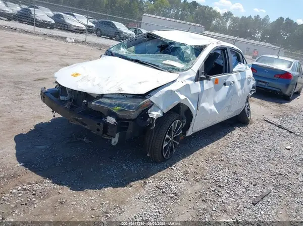 5YFBURHE5HP645679 2017 TOYOTA COROLLA - Image 2