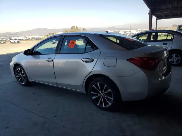 5YFBURHE5HP648405 2017 TOYOTA COROLLA - Image 2