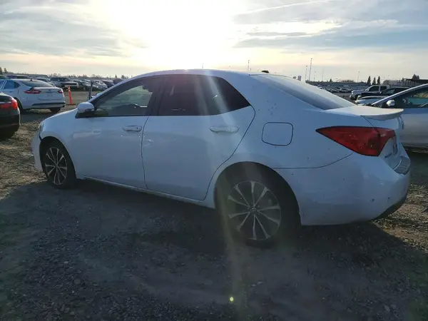 5YFBURHE5HP649375 2017 TOYOTA COROLLA - Image 2