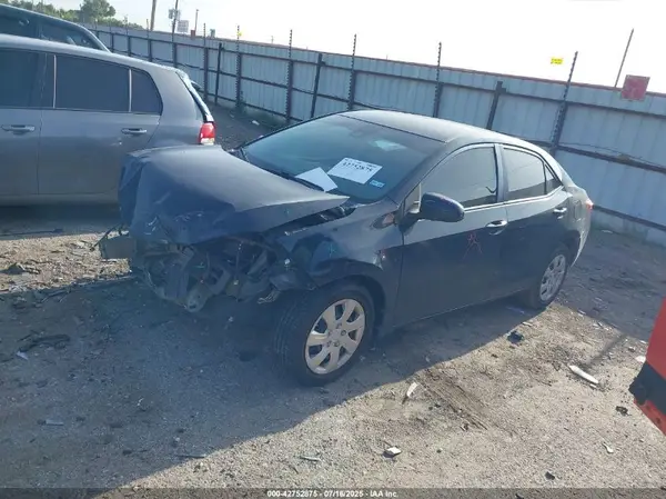 5YFBURHE5HP650266 2017 TOYOTA COROLLA - Image 2