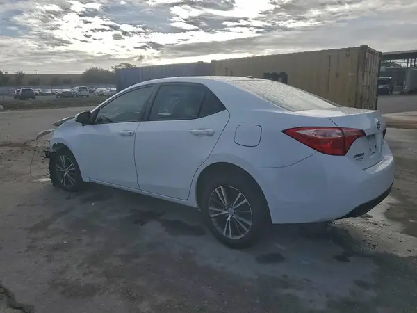 5YFBURHE5HP654284 2017 TOYOTA COROLLA - Image 2