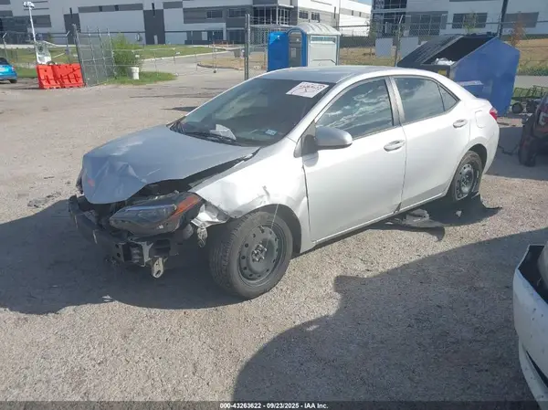 5YFBURHE5HP657198 2017 TOYOTA COROLLA - Image 2