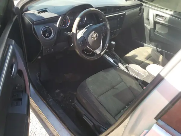 5YFBURHE5HP660005 2017 TOYOTA COROLLA - Image 8