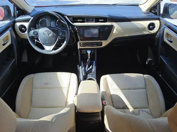5YFBURHE5HP663437 2017 TOYOTA COROLLA - Image 8