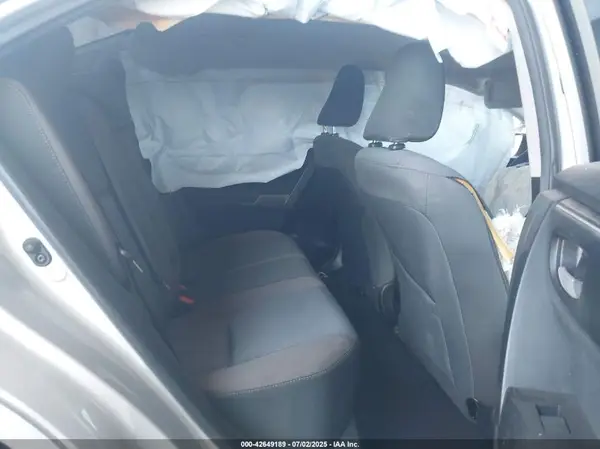 5YFBURHE5HP664166 2017 TOYOTA COROLLA - Image 8
