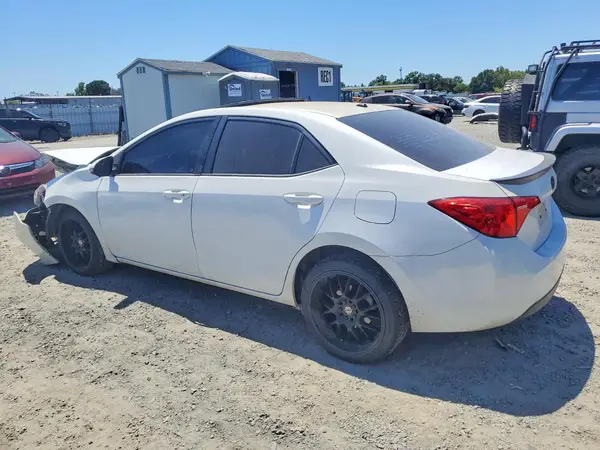 5YFBURHE5HP665253 2017 TOYOTA COROLLA - Image 2