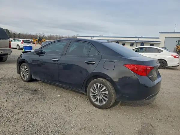 5YFBURHE5HP665673 2017 TOYOTA COROLLA - Image 2
