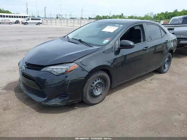5YFBURHE5HP666628 2017 TOYOTA COROLLA - Image 2