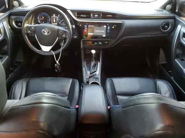 5YFBURHE5HP667326 2017 TOYOTA COROLLA - Image 8