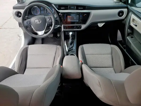5YFBURHE5HP668251 2017 TOYOTA COROLLA - Image 8