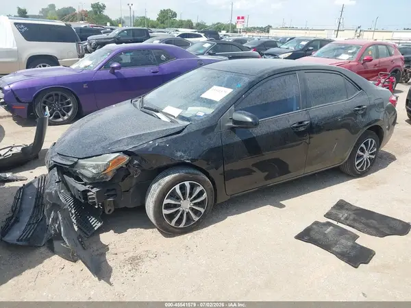 5YFBURHE5HP668606 2017 TOYOTA COROLLA - Image 2