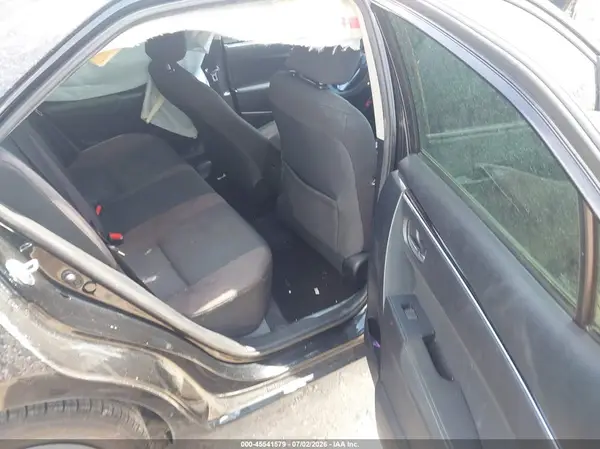 5YFBURHE5HP668606 2017 TOYOTA COROLLA - Image 8
