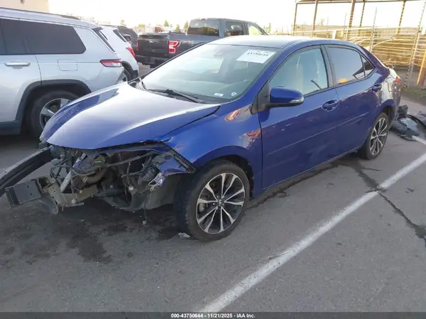 5YFBURHE5HP672297 2017 TOYOTA COROLLA - Image 2