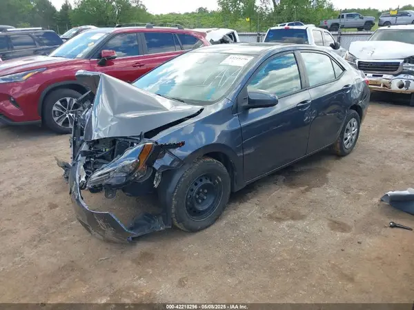 5YFBURHE5HP673143 2017 TOYOTA COROLLA - Image 2
