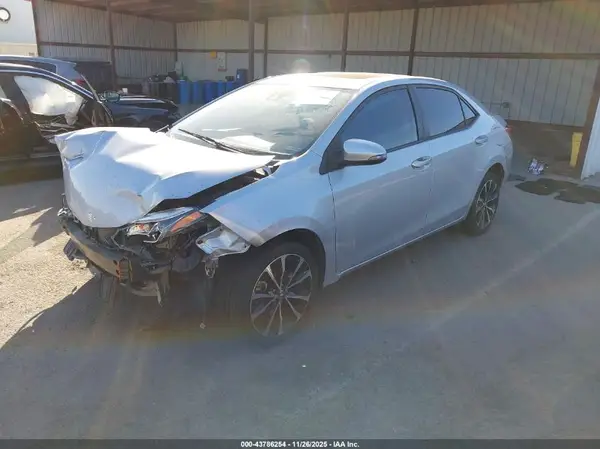 5YFBURHE5HP673434 2017 TOYOTA COROLLA - Image 2