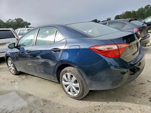 5YFBURHE5HP679993 2017 TOYOTA COROLLA - Image 2