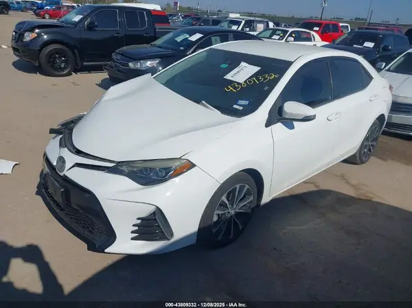 5YFBURHE5HP681923 2017 TOYOTA COROLLA - Image 2