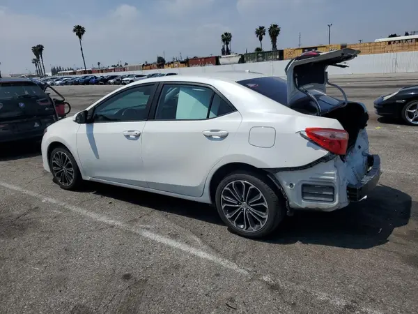 5YFBURHE5HP682523 2017 TOYOTA COROLLA - Image 2