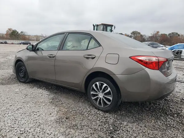 5YFBURHE5HP682814 2017 TOYOTA COROLLA - Image 2