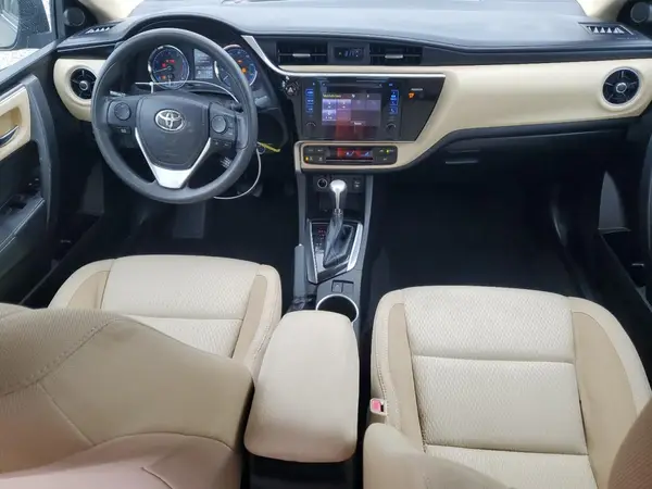 5YFBURHE5HP682814 2017 TOYOTA COROLLA - Image 8