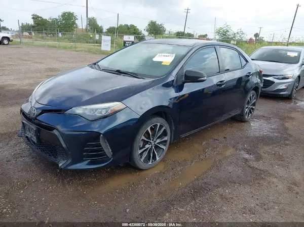5YFBURHE5HP685616 2017 TOYOTA COROLLA - Image 2