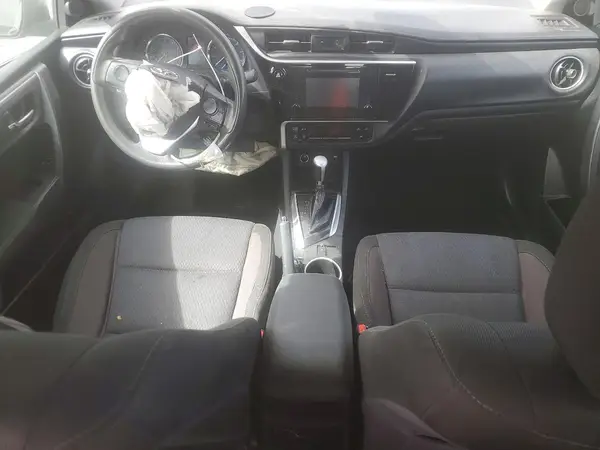 5YFBURHE5HP685986 2017 TOYOTA COROLLA - Image 8