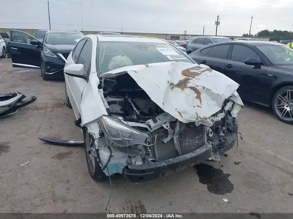 5YFBURHE5HP687317 2017 TOYOTA COROLLA - Image 1