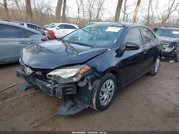 5YFBURHE5HP687740 2017 TOYOTA COROLLA - Image 2