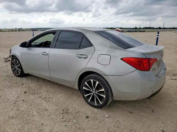 5YFBURHE5HP688645 2017 TOYOTA COROLLA - Image 2