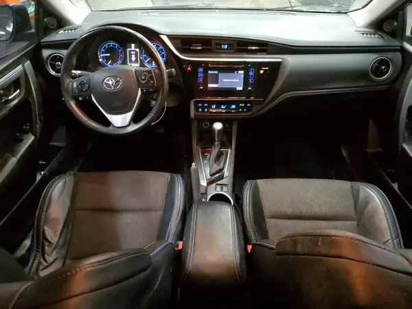 5YFBURHE5HP689553 2017 TOYOTA COROLLA - Image 8
