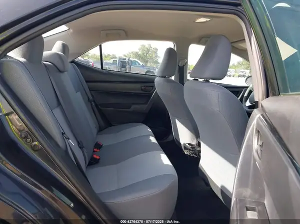 5YFBURHE5HP689858 2017 TOYOTA COROLLA - Image 8