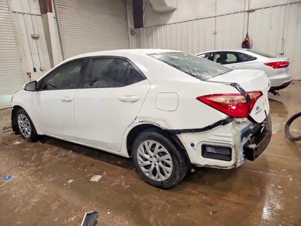 5YFBURHE5HP691481 2017 TOYOTA COROLLA - Image 2
