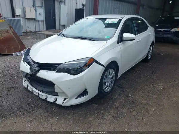 5YFBURHE5HP692162 2017 TOYOTA COROLLA - Image 2