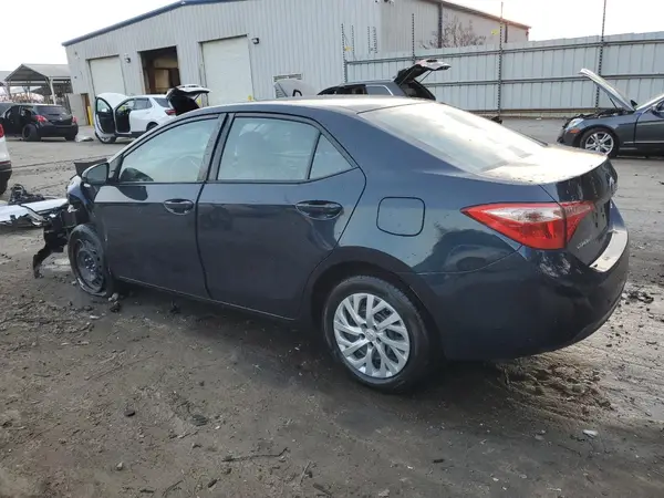 5YFBURHE5HP694008 2017 TOYOTA COROLLA - Image 2