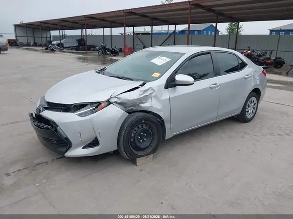 5YFBURHE5HP696874 2017 TOYOTA COROLLA - Image 2