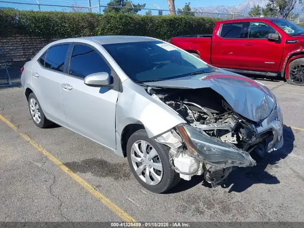 5YFBURHE5HP697796 2017 TOYOTA COROLLA - Image 1
