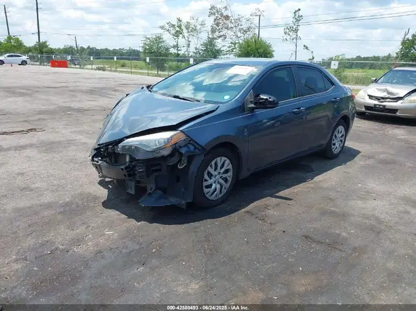 5YFBURHE5HP698740 2017 TOYOTA COROLLA - Image 2