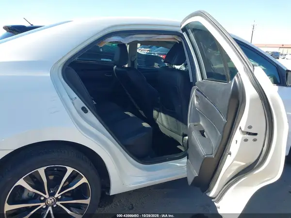 5YFBURHE5HP698947 2017 TOYOTA COROLLA - Image 8