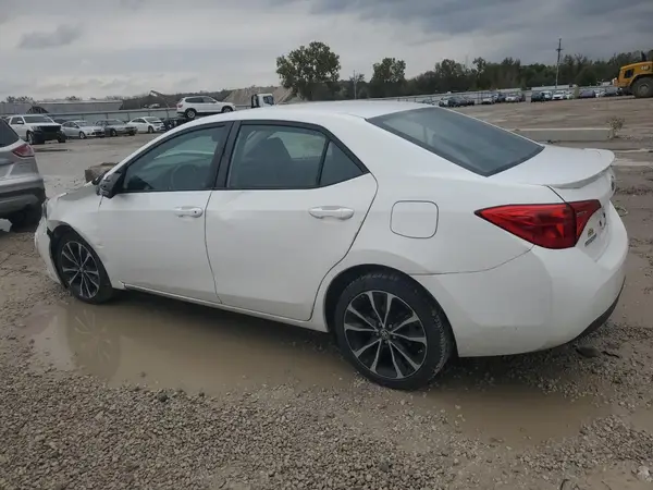 5YFBURHE5HP700468 2017 TOYOTA COROLLA - Image 2