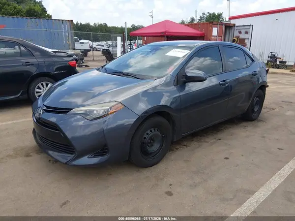 5YFBURHE5HP700549 2017 TOYOTA COROLLA - Image 2