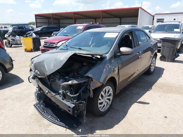 5YFBURHE5HP701667 2017 TOYOTA COROLLA - Image 2