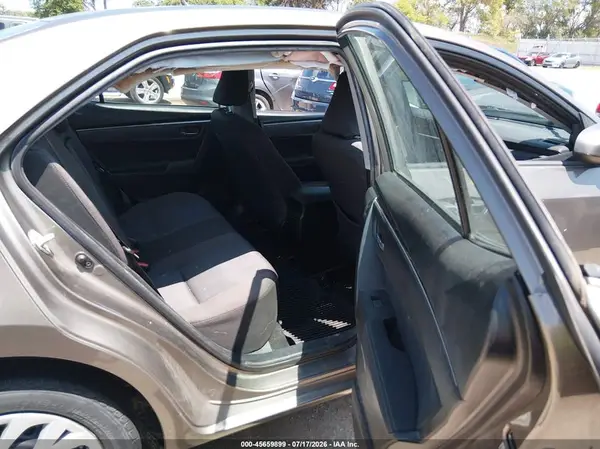 5YFBURHE5HP701667 2017 TOYOTA COROLLA - Image 8