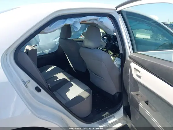 5YFBURHE5HP701765 2017 TOYOTA COROLLA - Image 8
