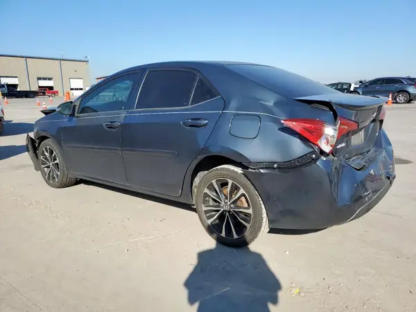 5YFBURHE5HP702544 2017 TOYOTA COROLLA - Image 2